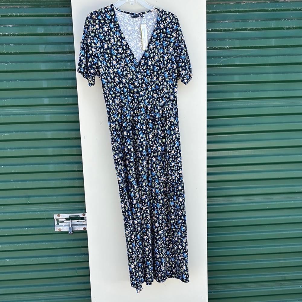 ASOS Blue and White V-Neck Short Sleeve Maxi Sundress